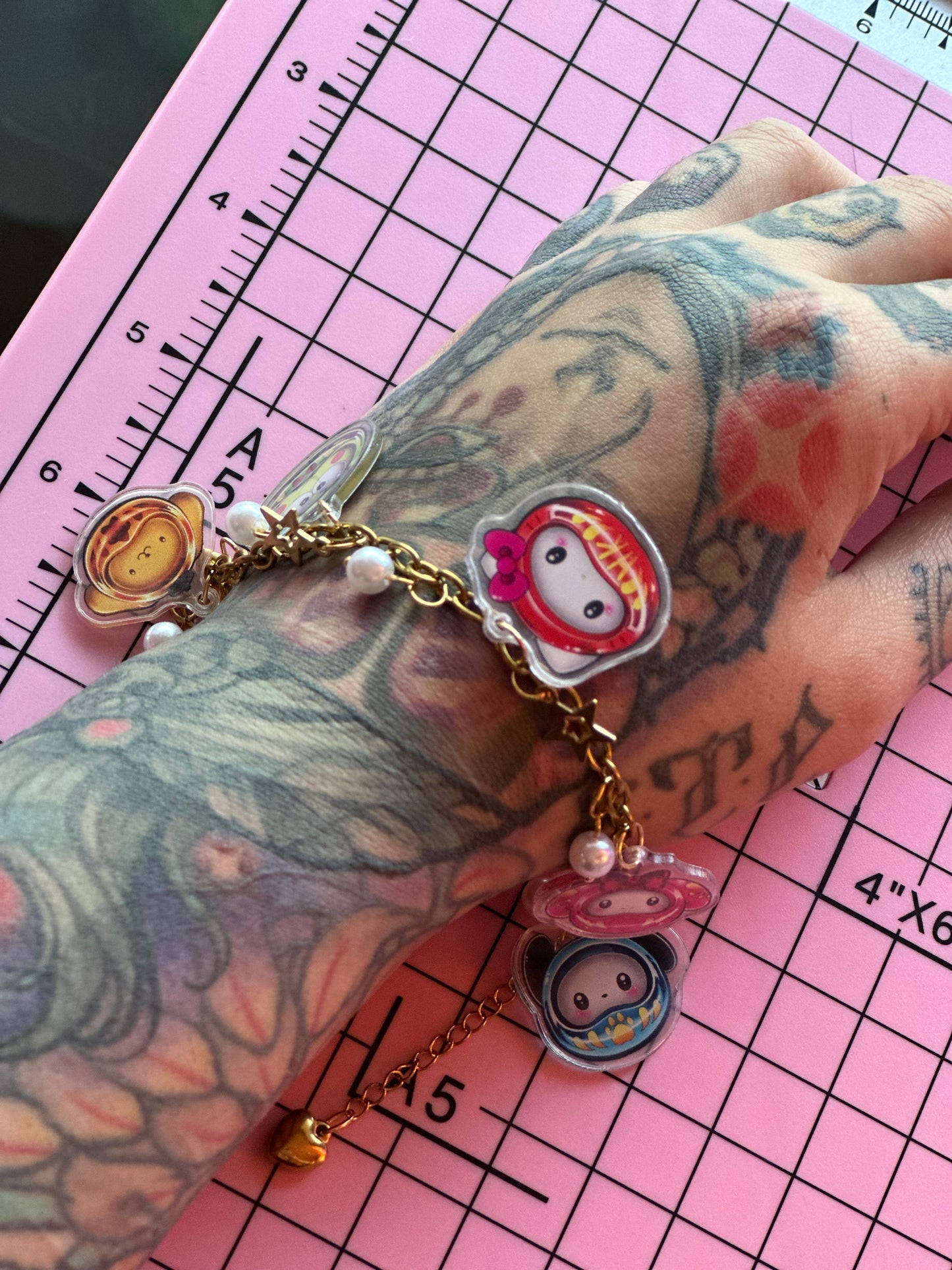 Hell0 kitty Duruma doll charm bracelet